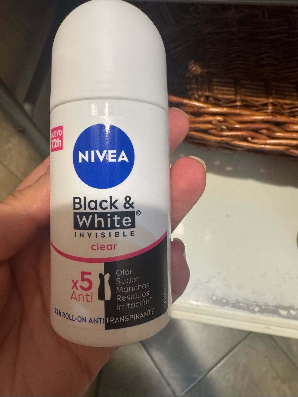 Mexican Nivea Black & White Invisible Clear 72h Roll on Abtitraspirante